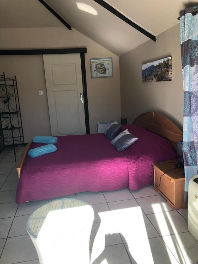 Bed and Breakfast Les Aubepines Bras des Calumets Exterior foto